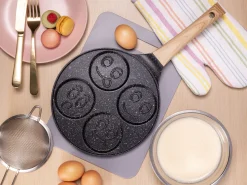 Marmurowa patelnia do pancakes naleśników jajek BUŹKI MINKI EMOTKI